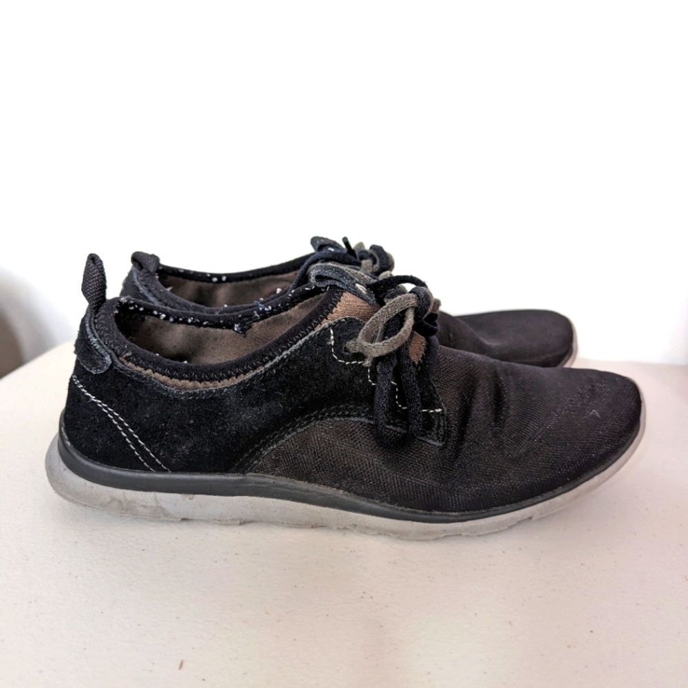 Lightweight walking shoes - Size 9 Women's - Merrell